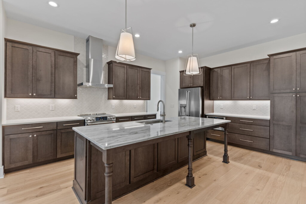 8 web or mls 707A3239